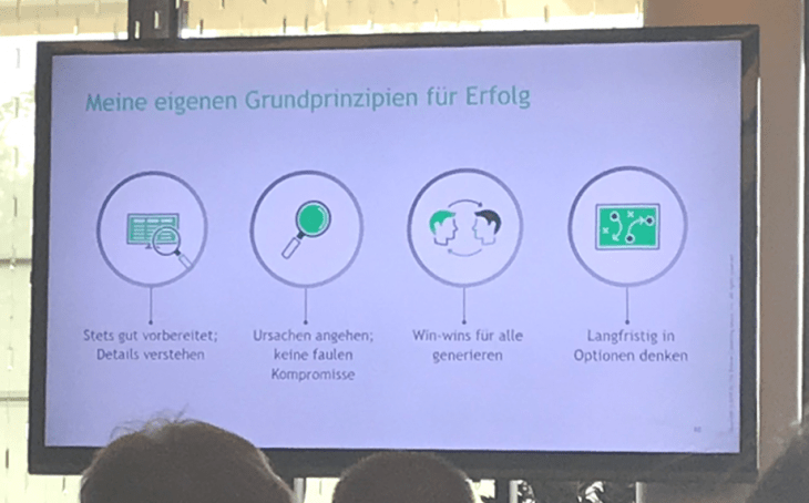 Grundprinzipien für Erfolg sind u.a. gute Vorbereitung, keine faulen Kompromisse eingehen und langfristig in Optionen denken.